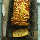 Nectarine and fennel seed loaf