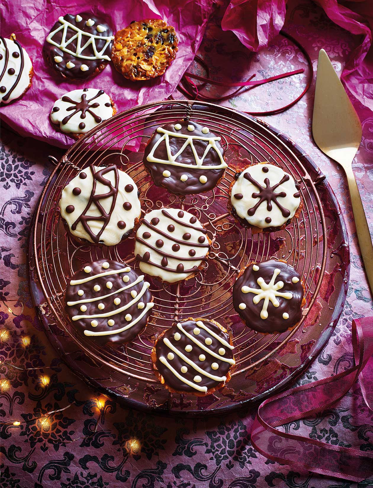 Christmas bauble Florentines recipe | Sainsbury`s Magazine