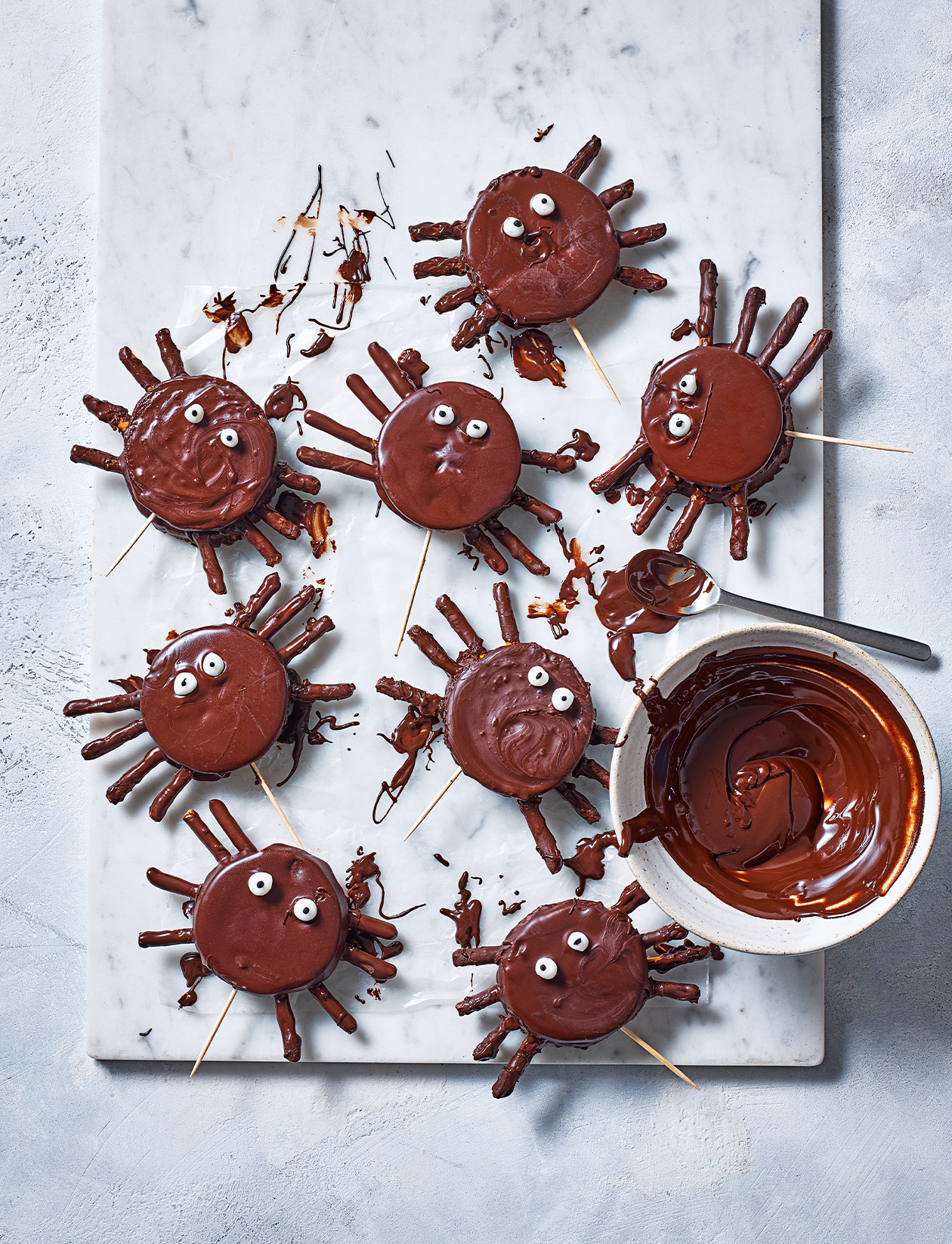 Easy Halloween Spider Apples 