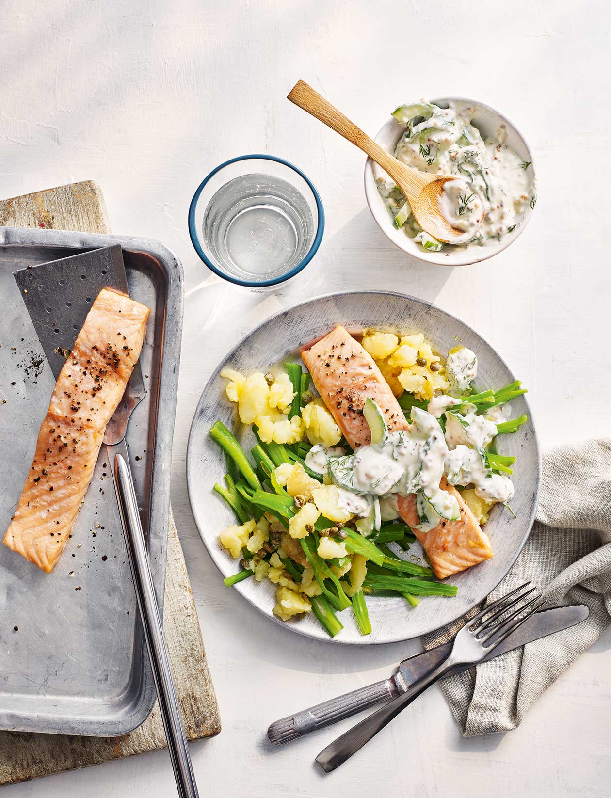 Salmon with dill-cucumber yogurt sauce - Sainsbury's Magazine