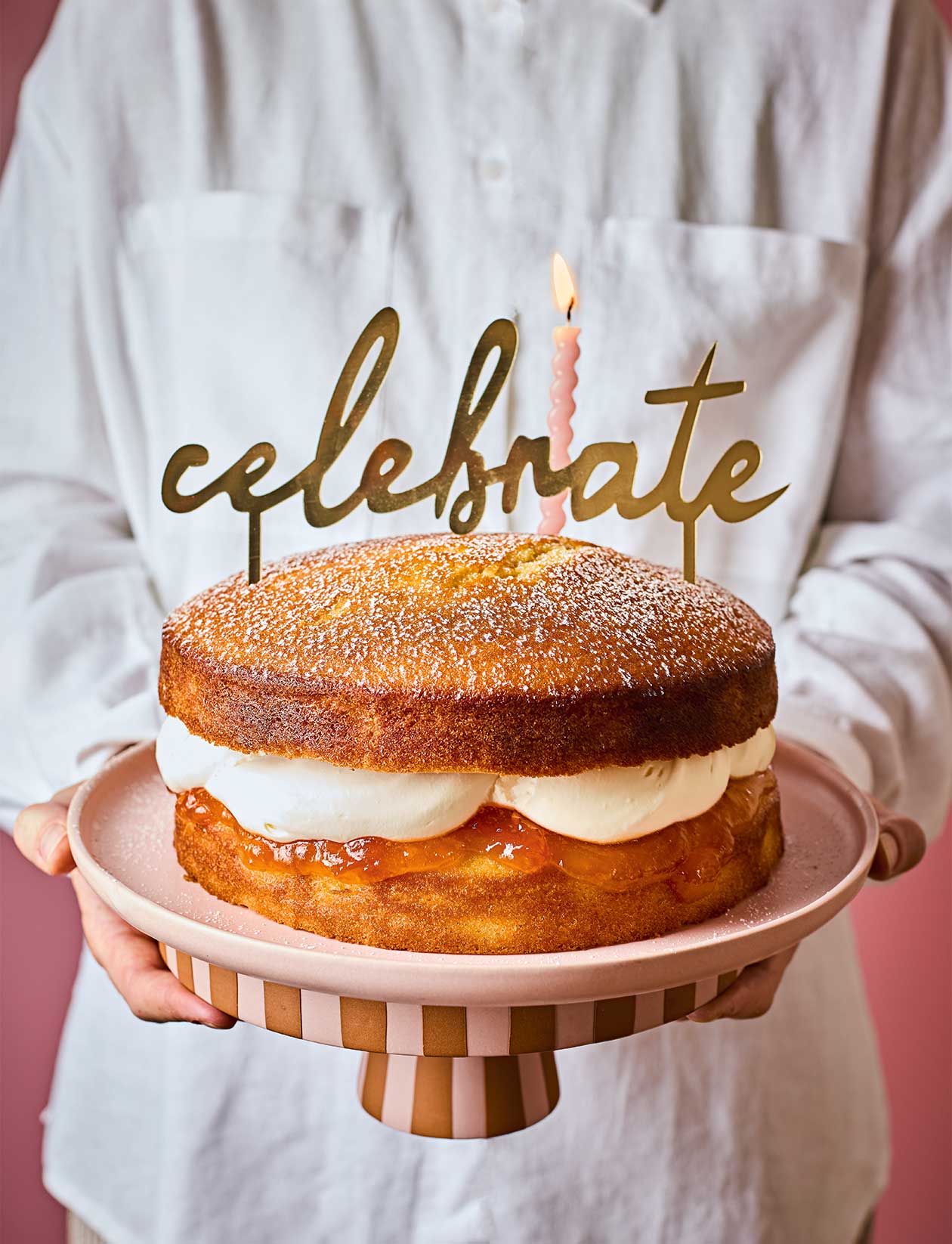 Orange blossom honey and apricot cake recipe | Sainsbury`s Magazine