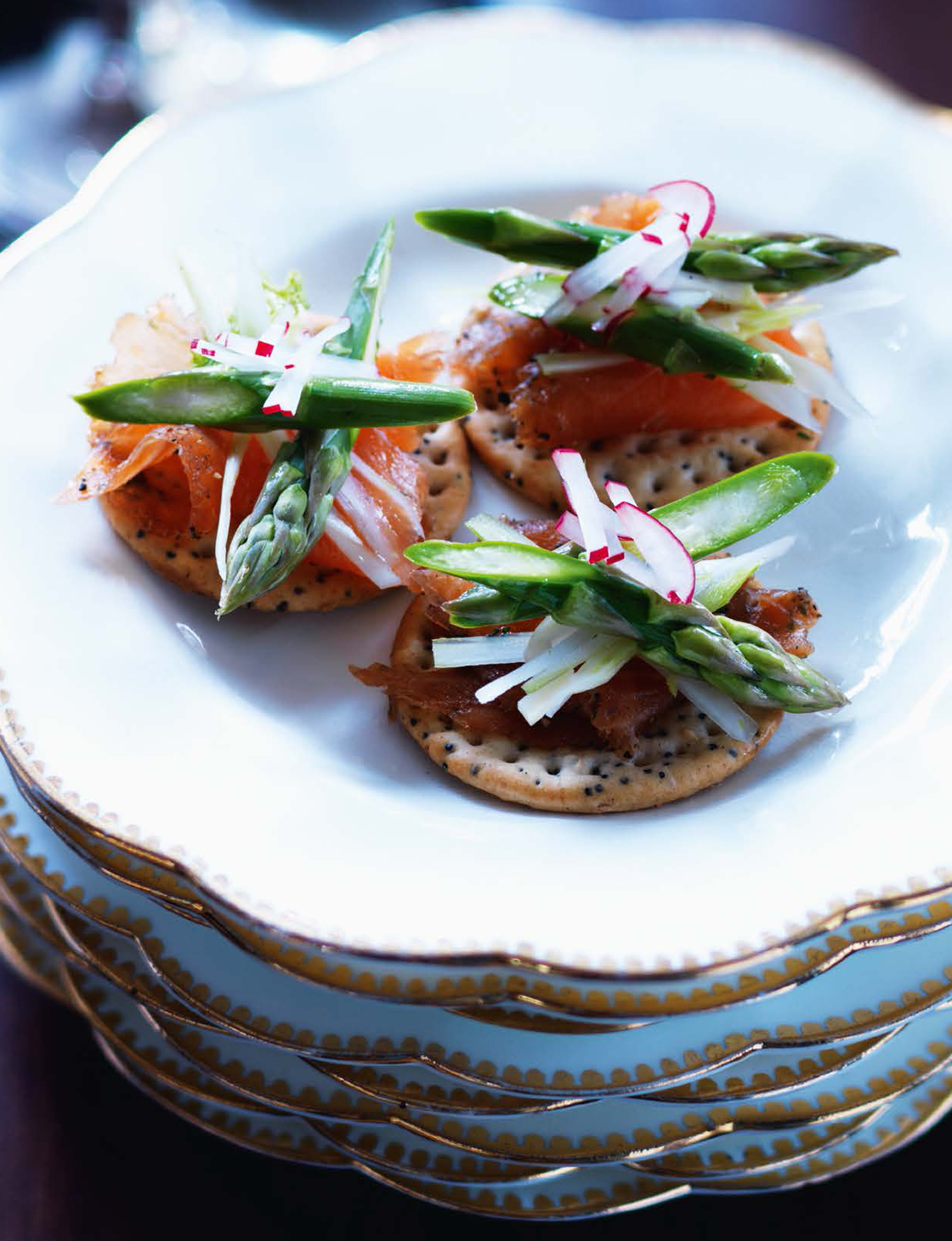 Gin Cured Salmon And Asparagus Slaw Bites Sainsbury S Magazine