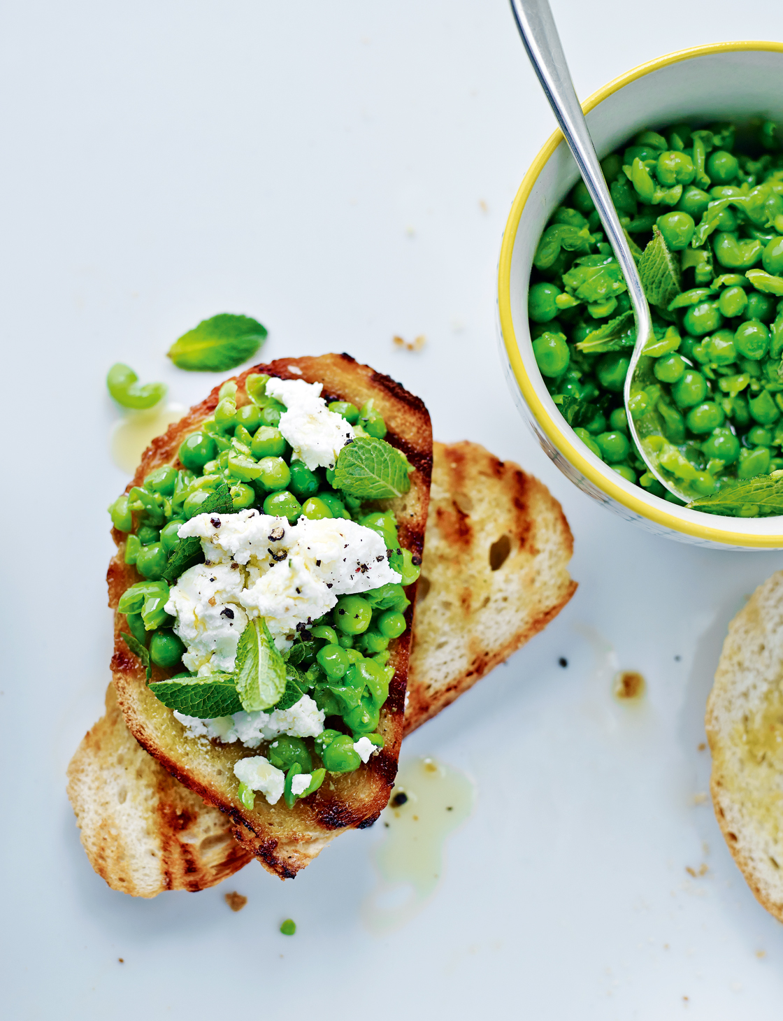 /Pea_goats_cheese_bruschetta_1120x1460.jpg