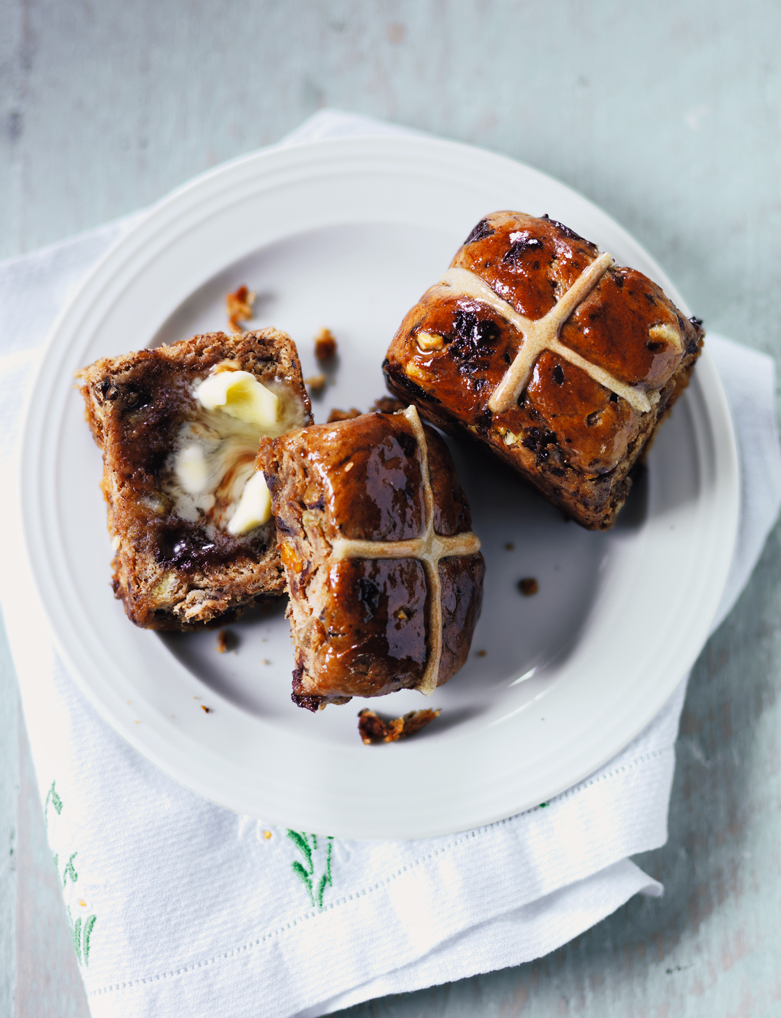 Chocolate hot cross buns