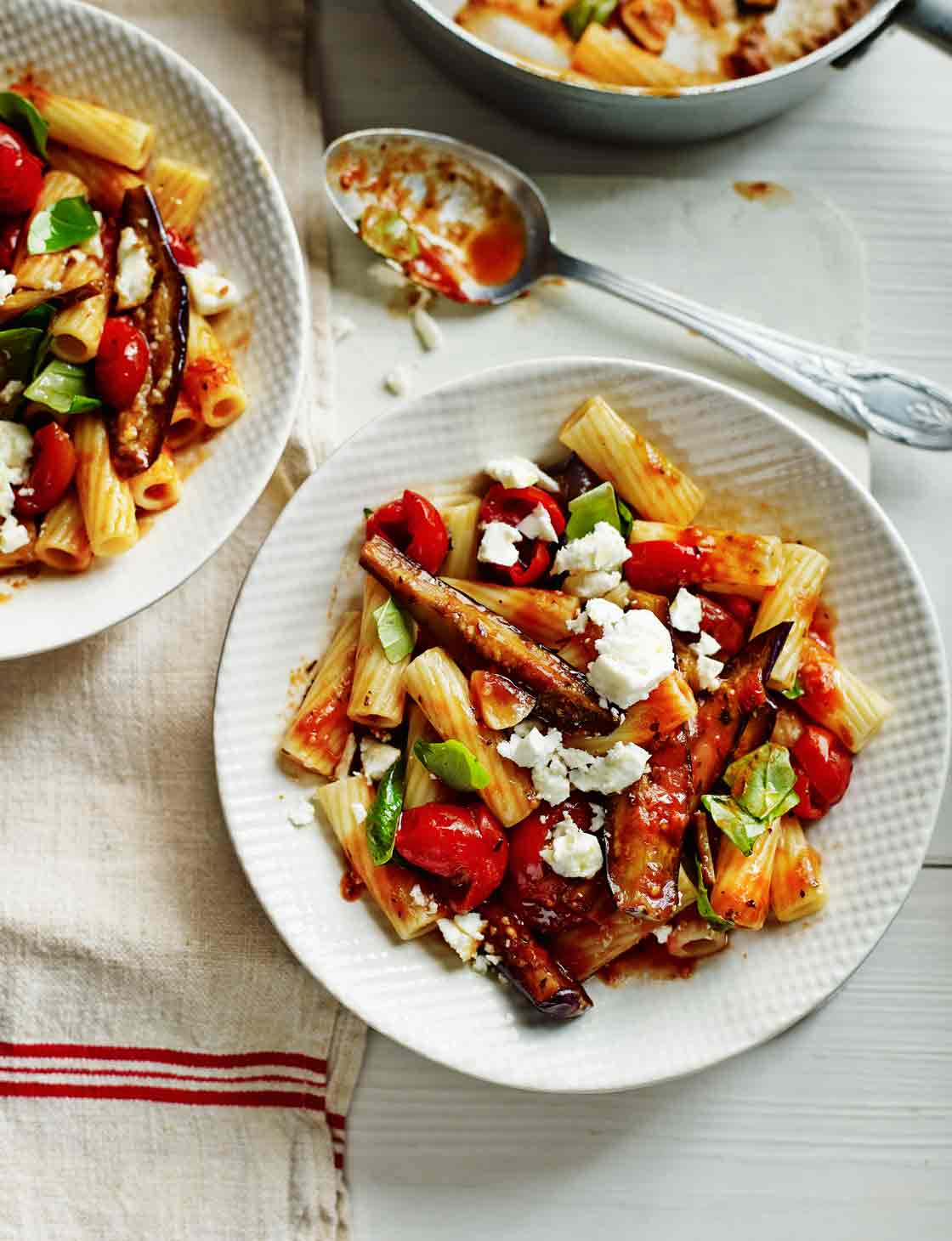 Rigatoni with aubergine, tomato, feta and basil sauce Sainsbury`s