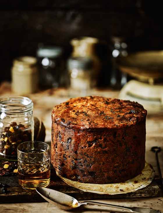 Fig, apricot and pistachio Christmas cake | Sainsbury`s Magazine