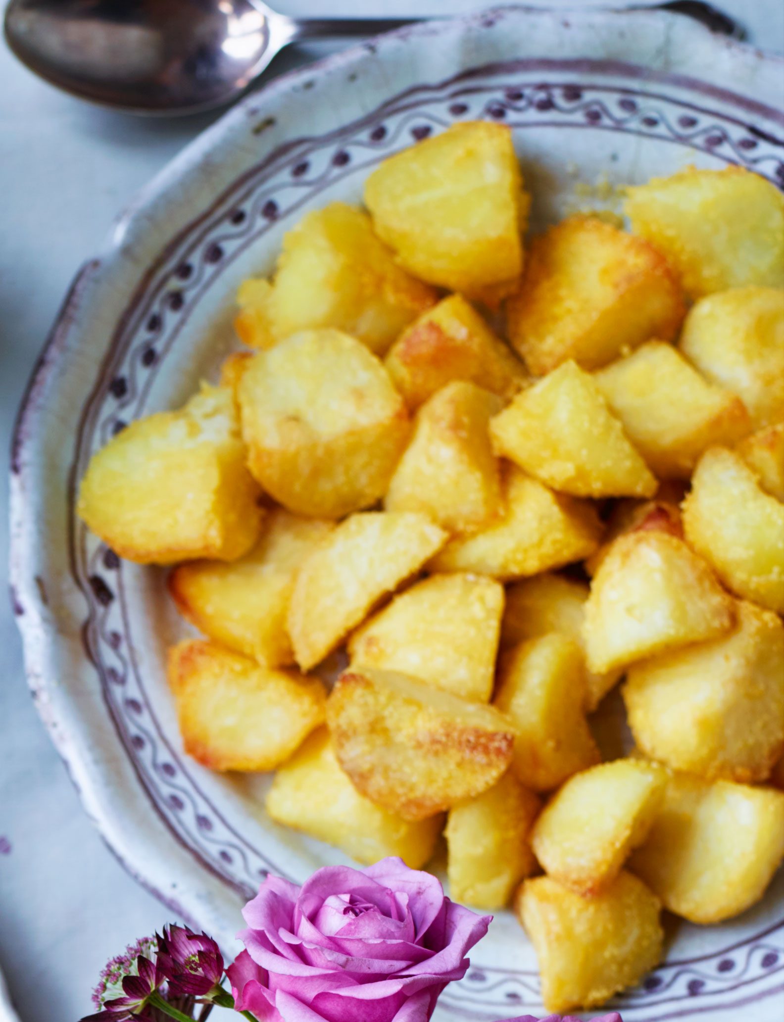 Seriously crunchy roast potatoes | Sainsbury`s Magazine
