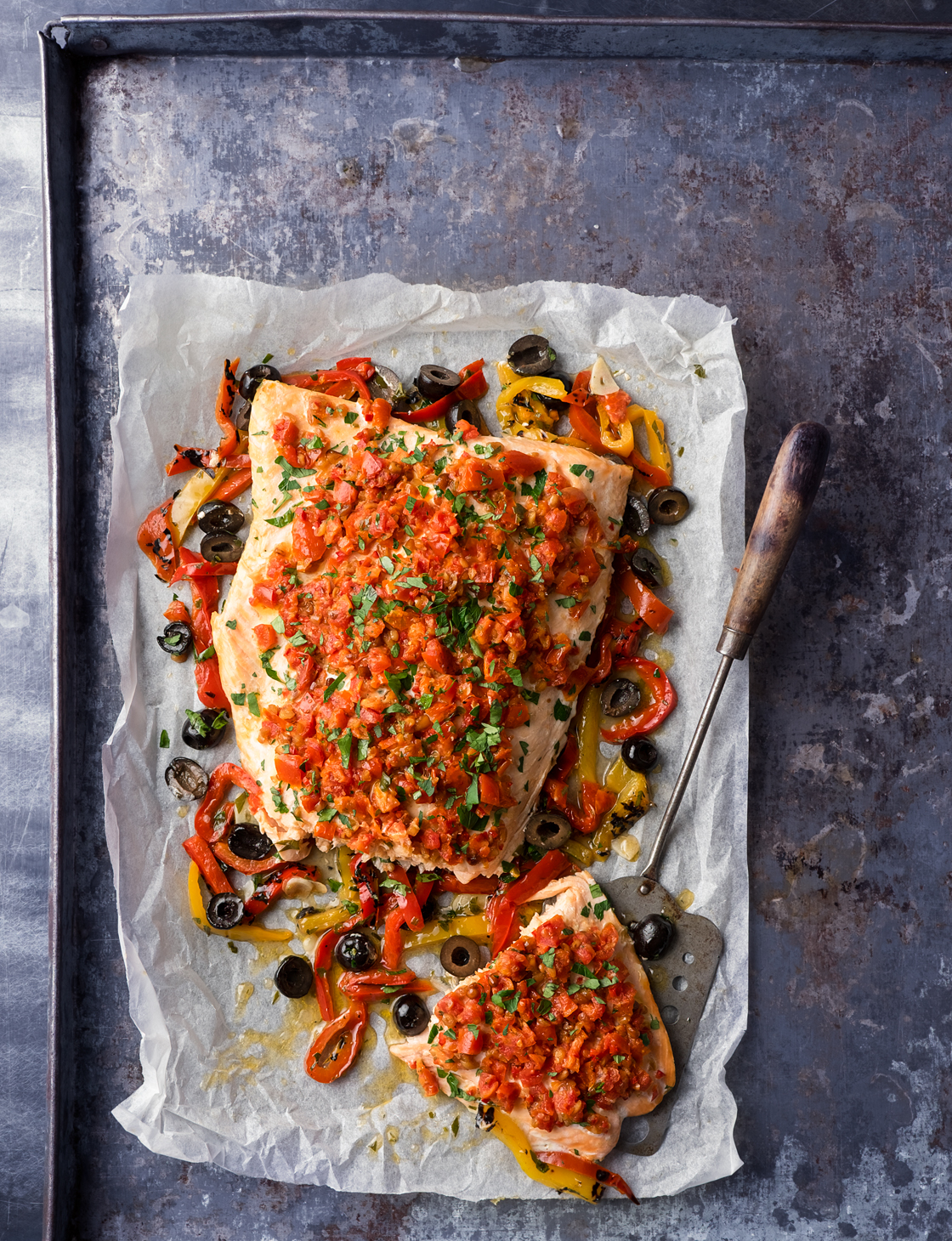 /Tomato-pesto-and-pepper-salmon-1120.jpg