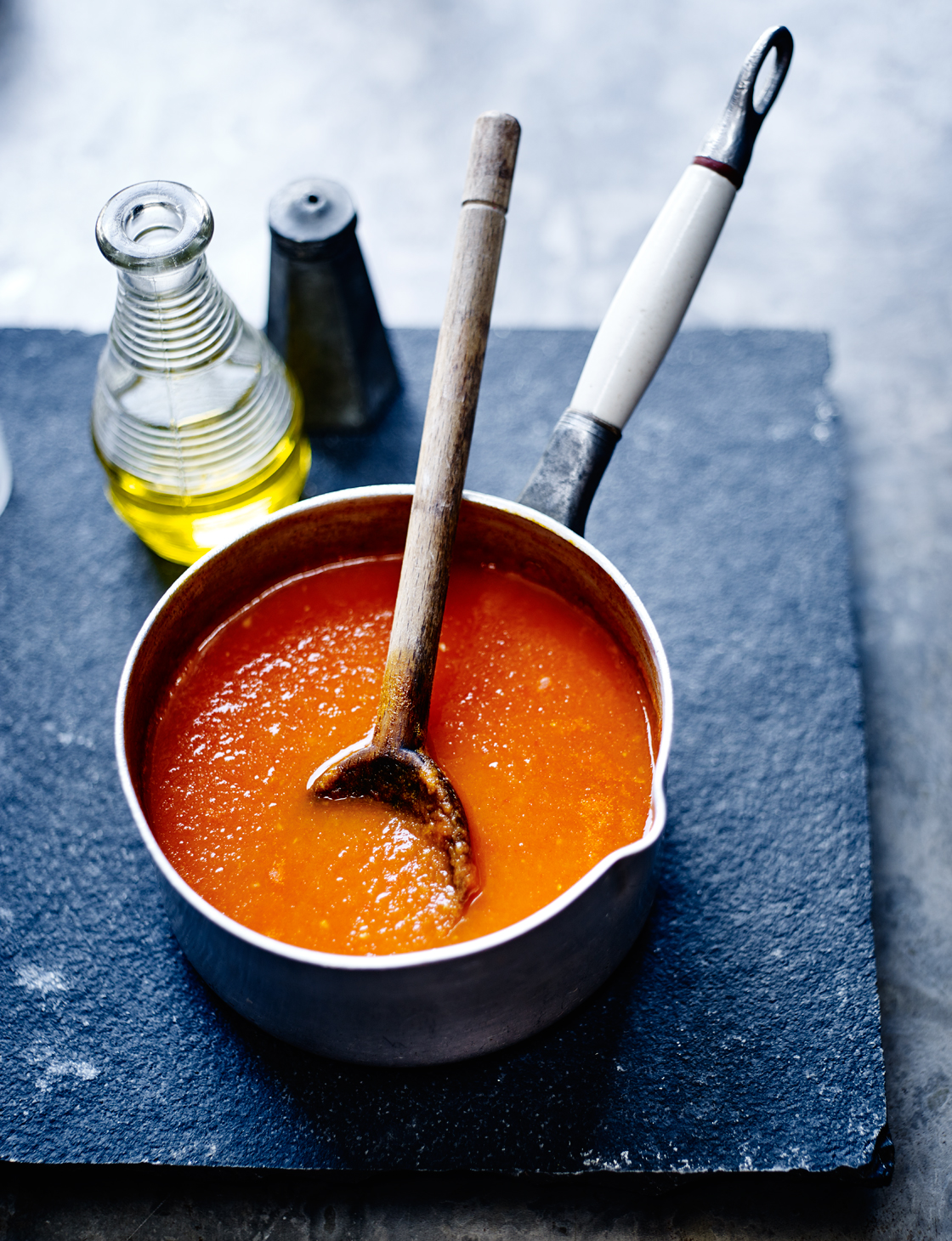 Fresh tomato sauce | Sainsbury's Magazine