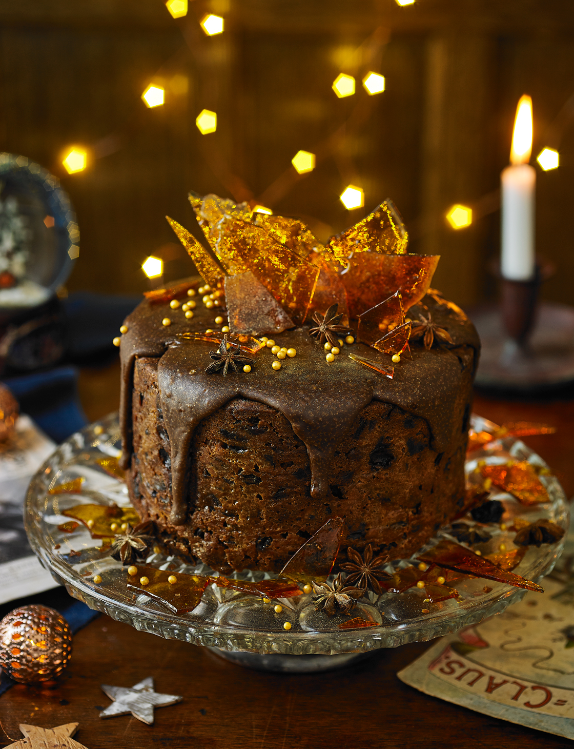 Caramel fudge Christmas cake decoration | Sainsbury's Magazine