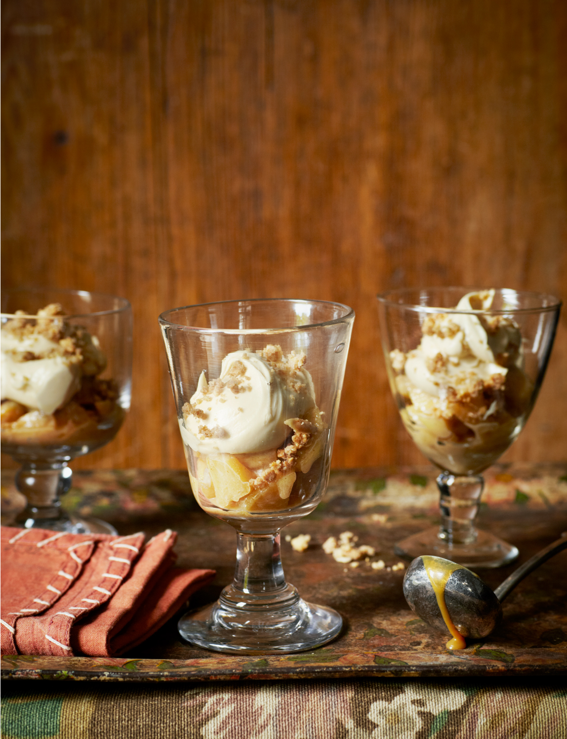 /Caramel-apple-crumble-pots-1120.jpg