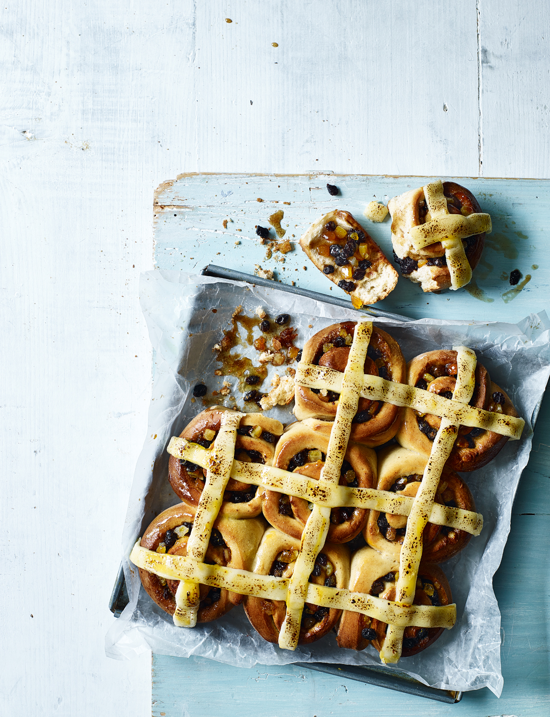 Hot cross bun swirls | Sainsbury`s Magazine