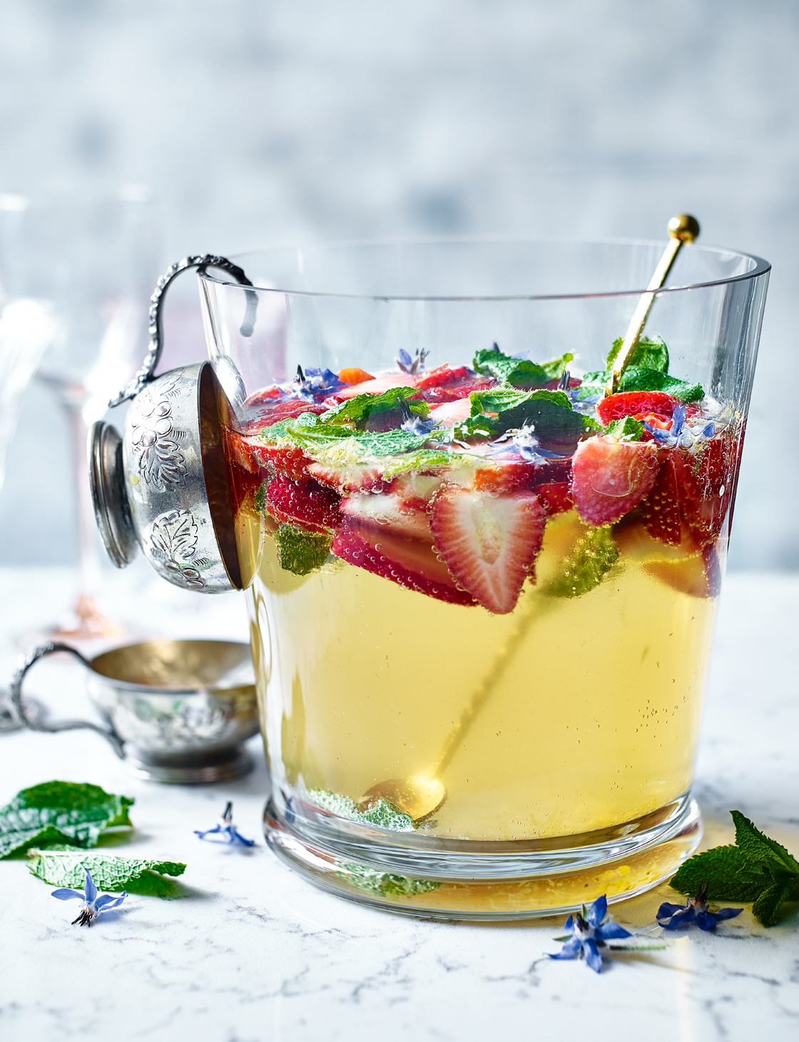 Image of Borage and strawberries iced tea