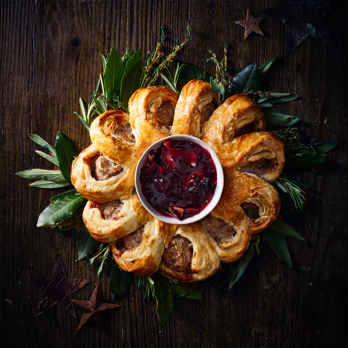How to make a sausage roll wreath Sainsbury's Magazine