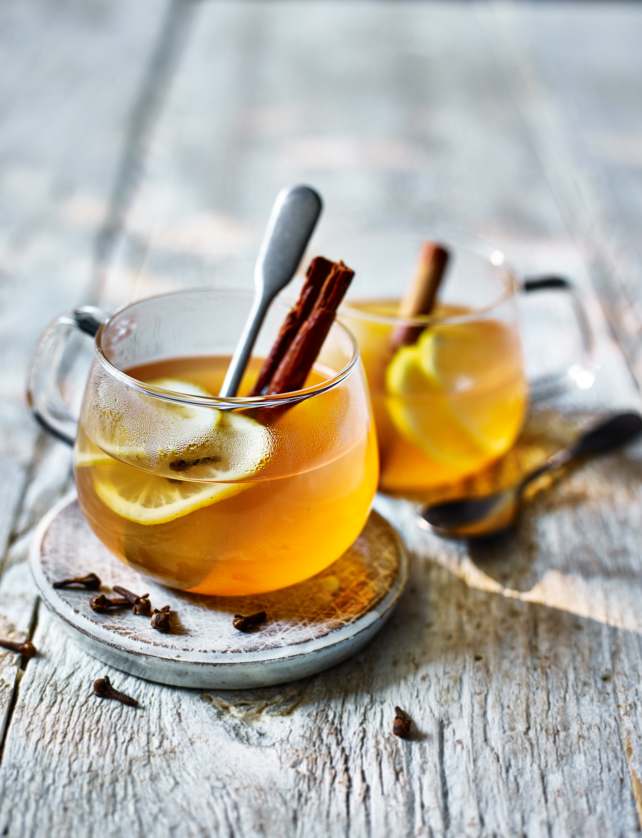 White mulled wine
