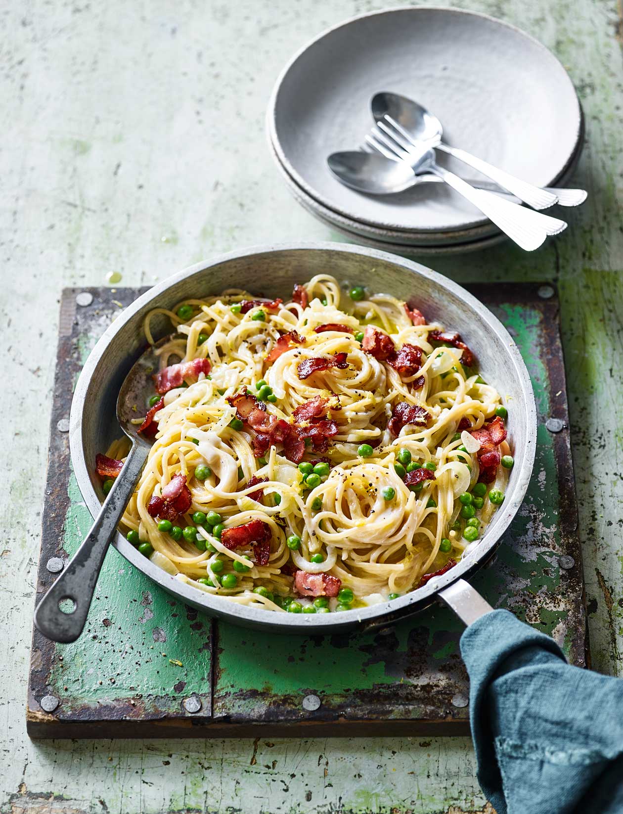 One-pot pasta with bacon and peas recipe | Sainsbury`s Magazine
