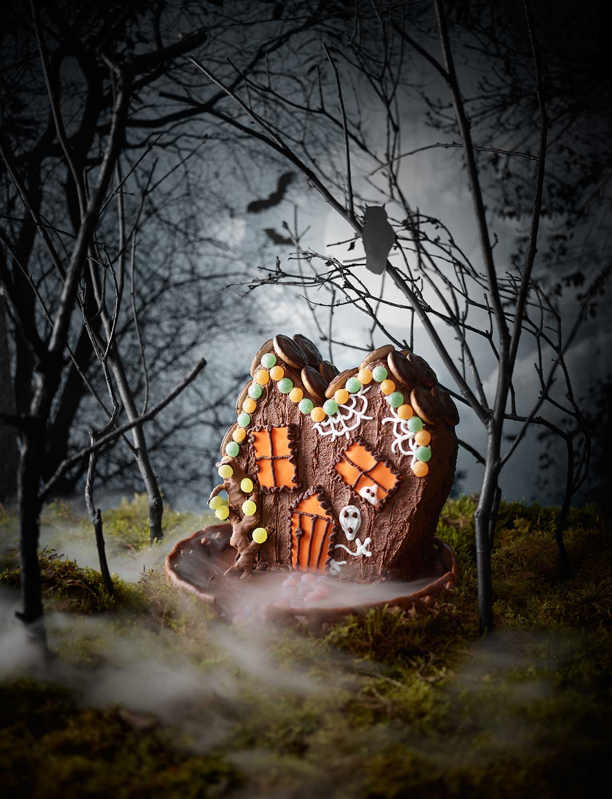 Haunted house cake recipe | Sainsbury`s Magazine