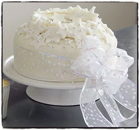 Video: Jo Wheatley's 3 easy ways to decorate your  Video: Jo Wheatley's 3 easy ways to decorate your