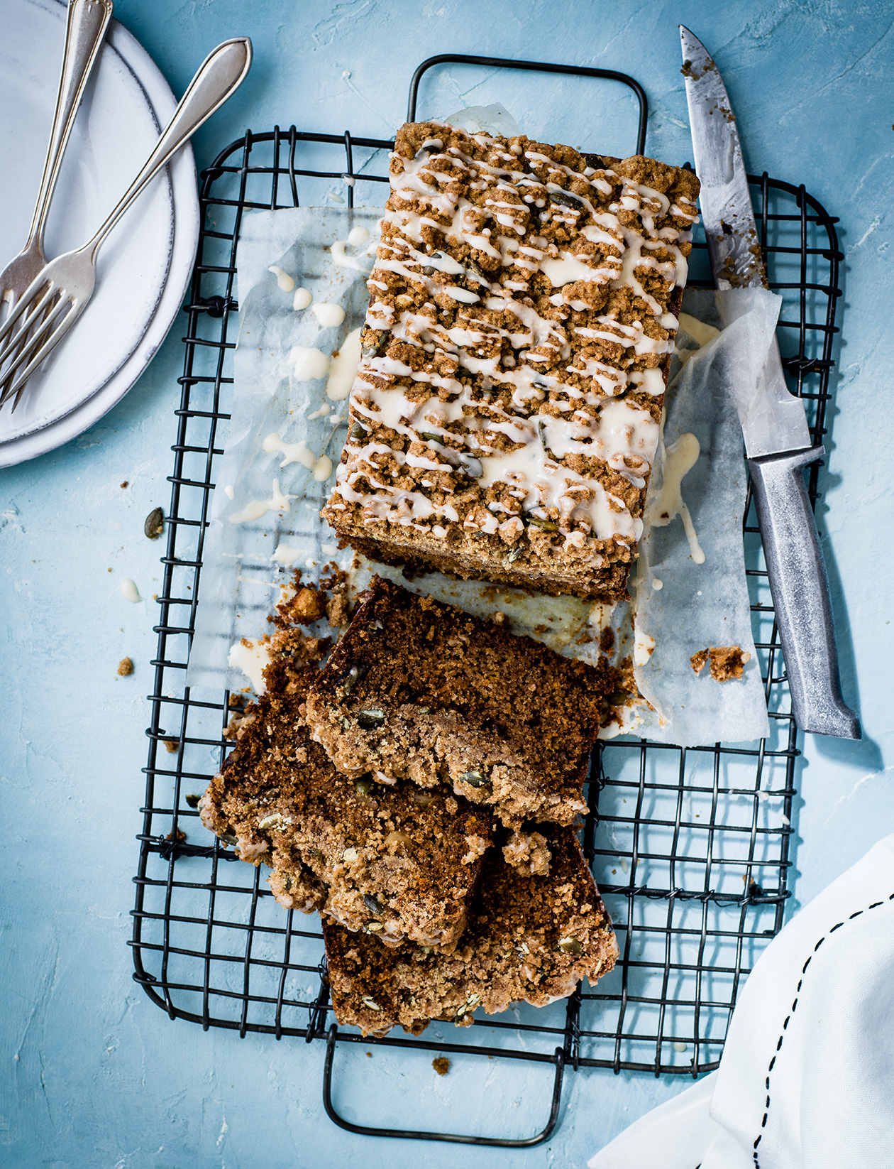 Carrot cake with cinnamon crumble recipe | Sainsbury`s Magazine