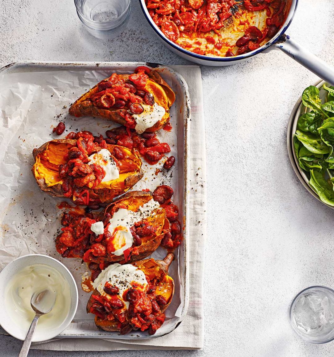 Baked sweet potatoes with chorizo chilli 