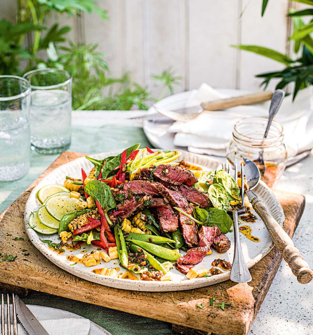 Grilled and raw corn salad with chipotle steak