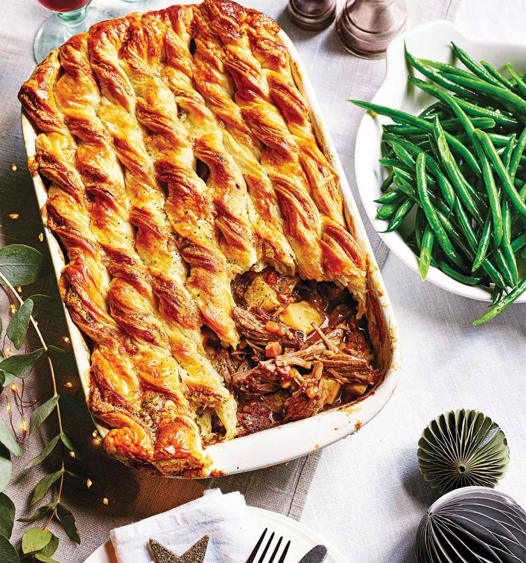 Beef pie with Stilton cheese-straw crust