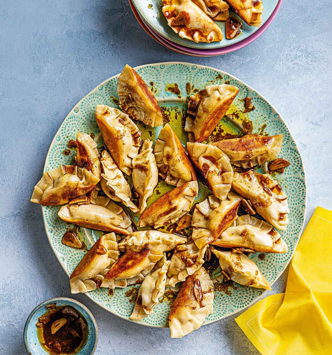 Chicken dumplings in spicy chilli sauce