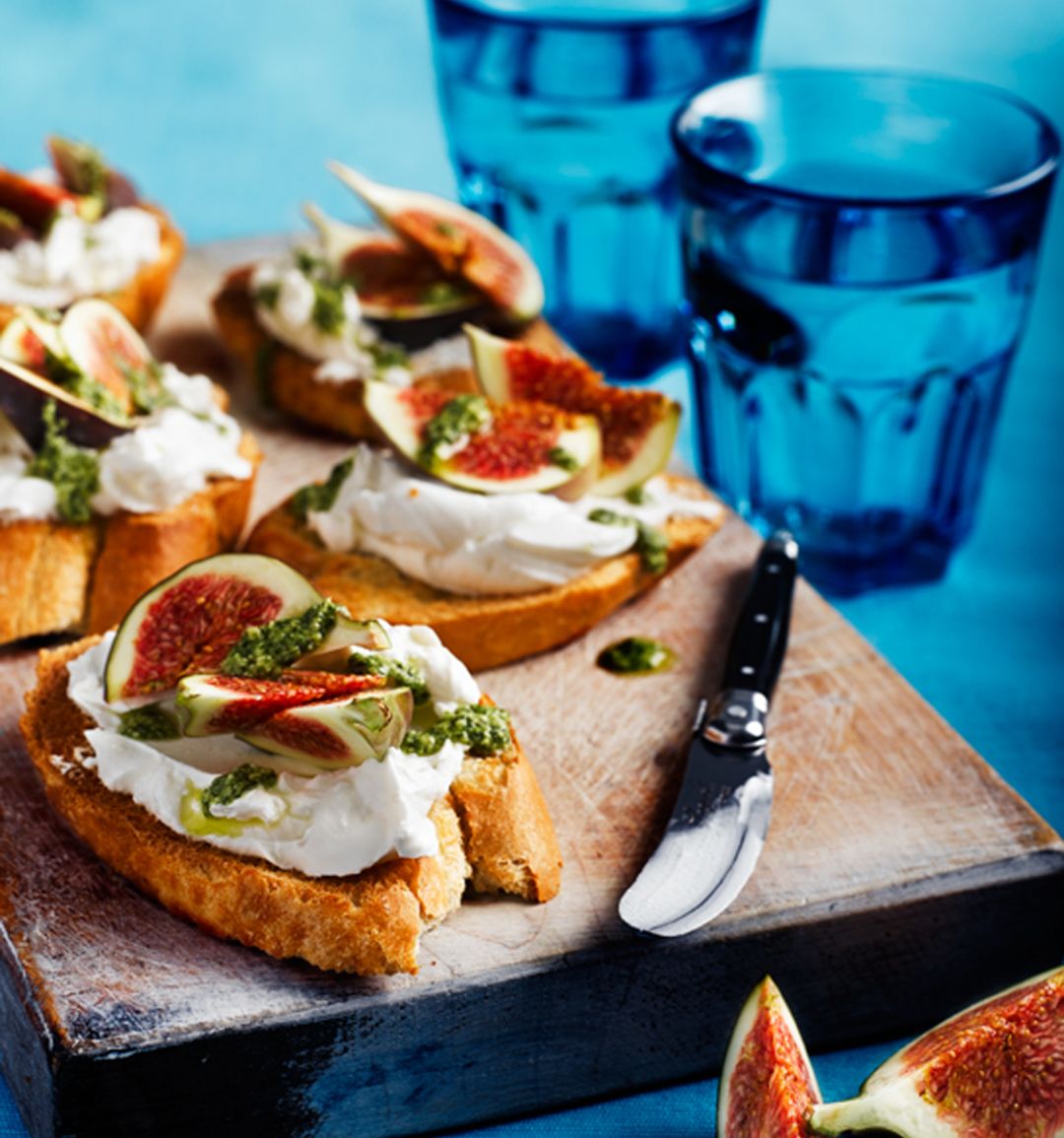 French goats' cheese fig and pesto crostini