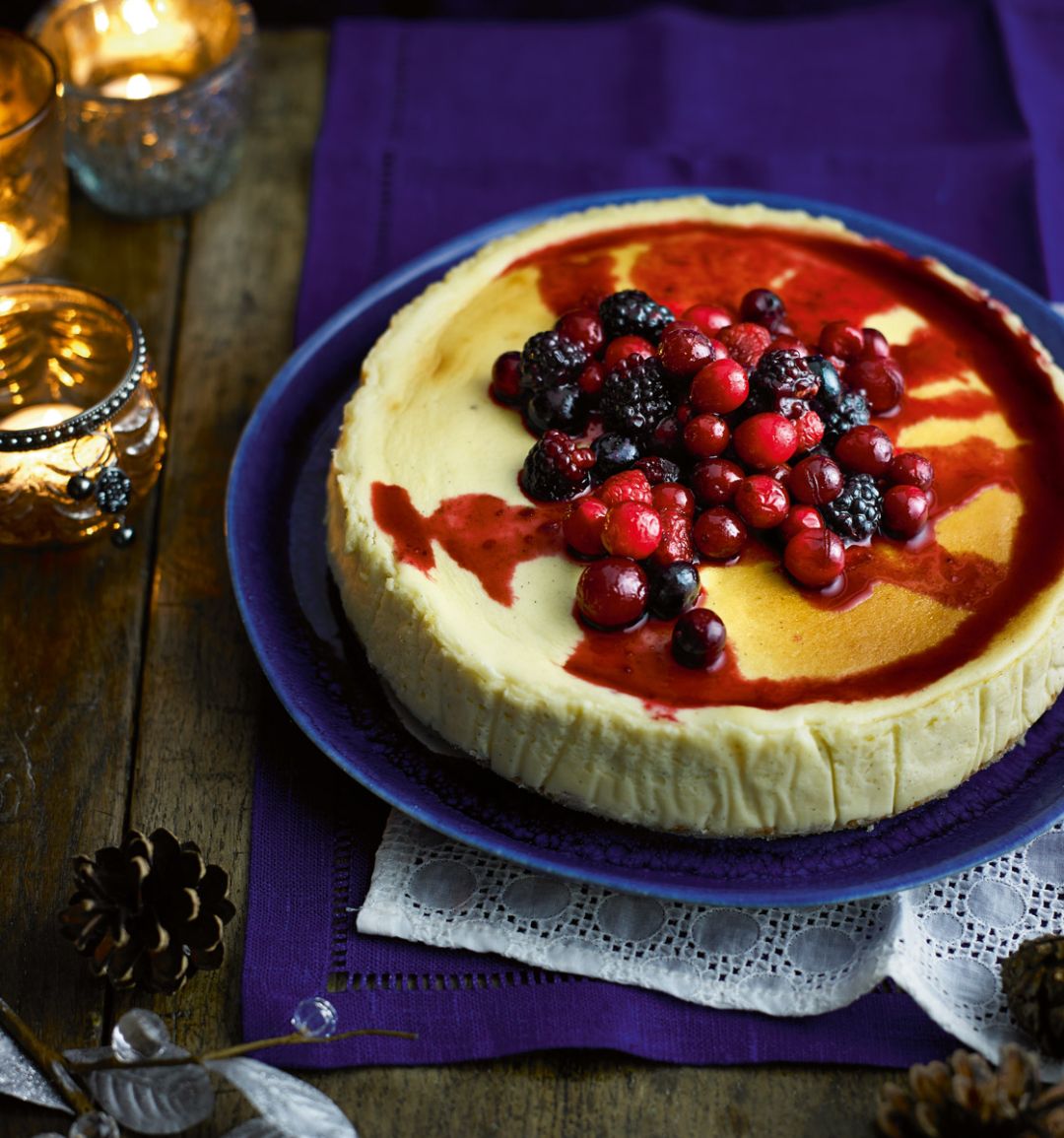 Berry and cinnamon baked cheesecake