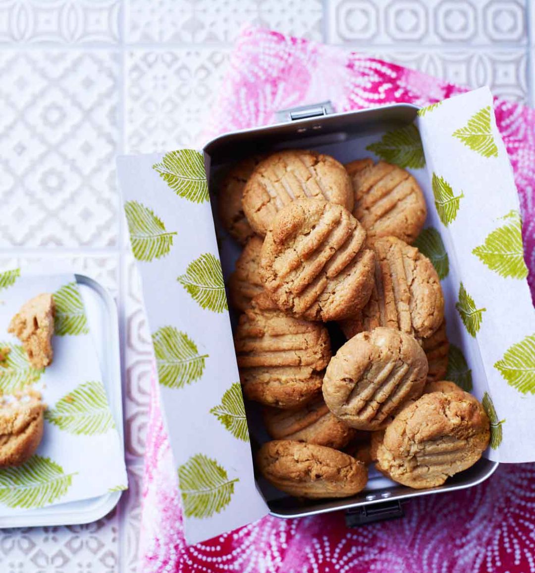 Peanut butter shortbread cookies