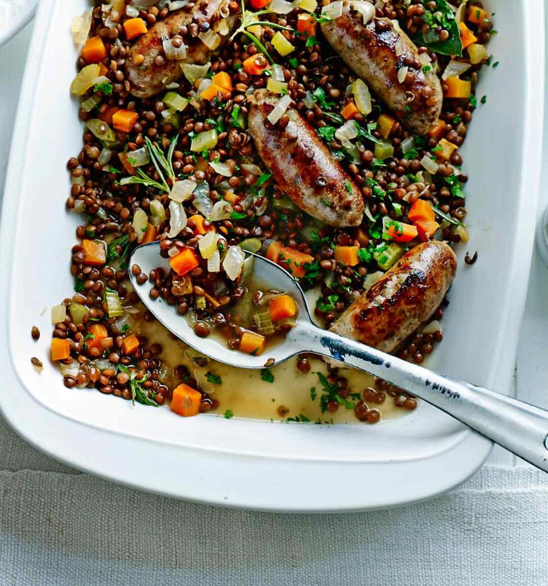 Baked sausages with lentils