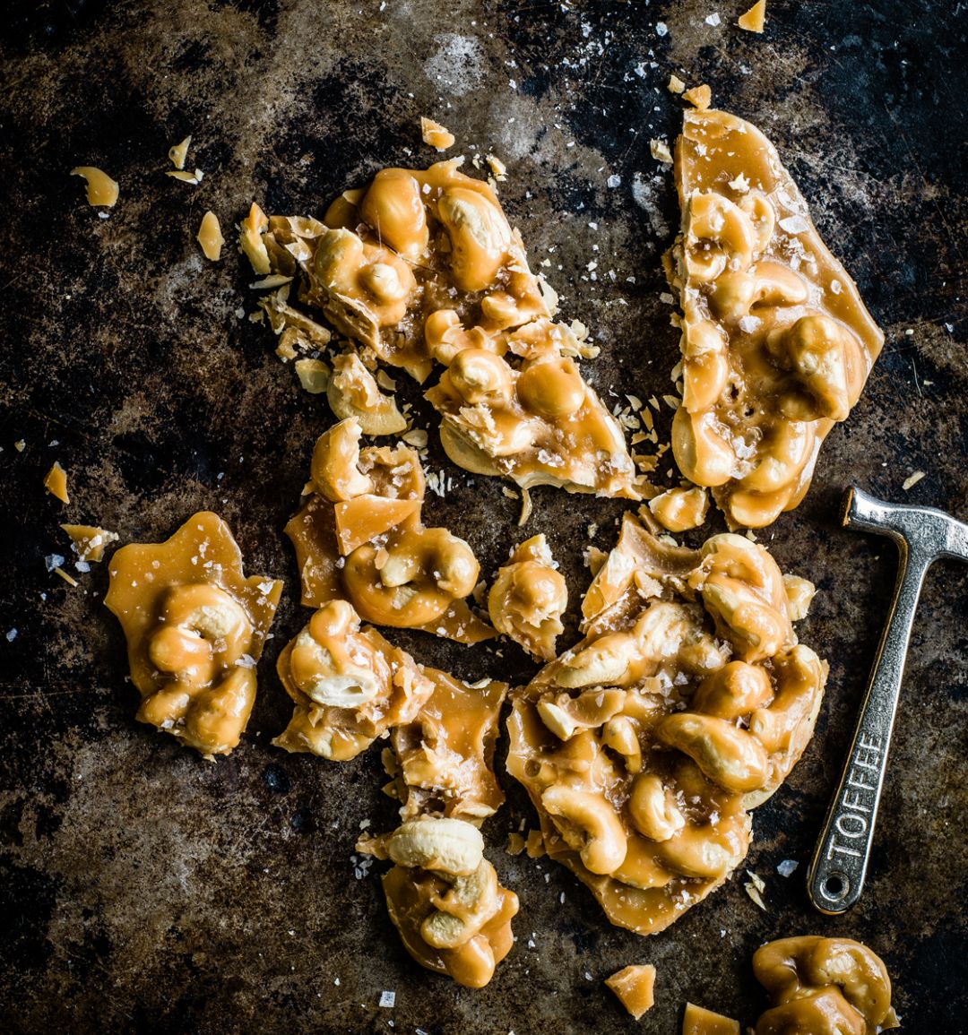 Salted cashew nut brittle