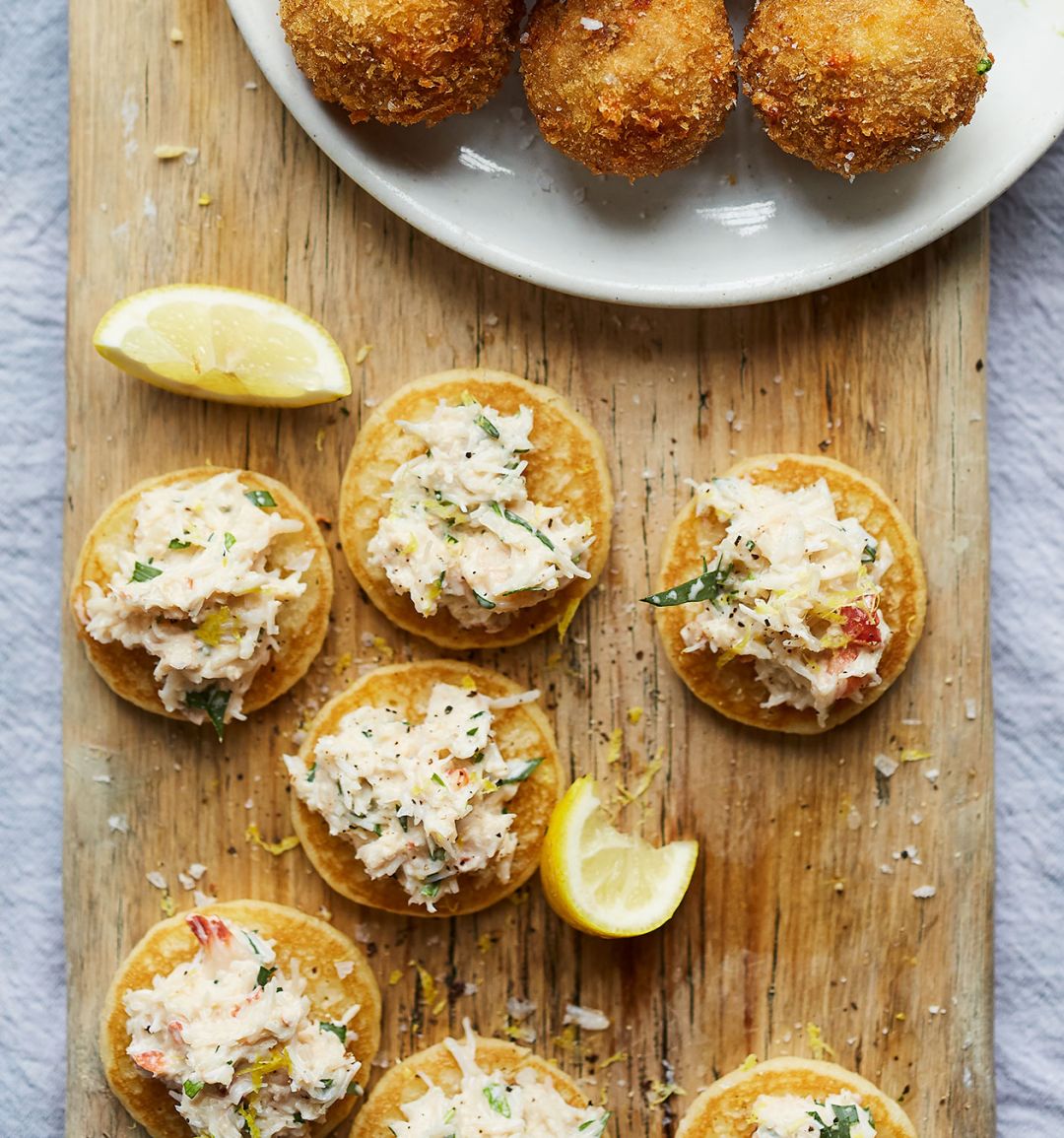 Crab blinis