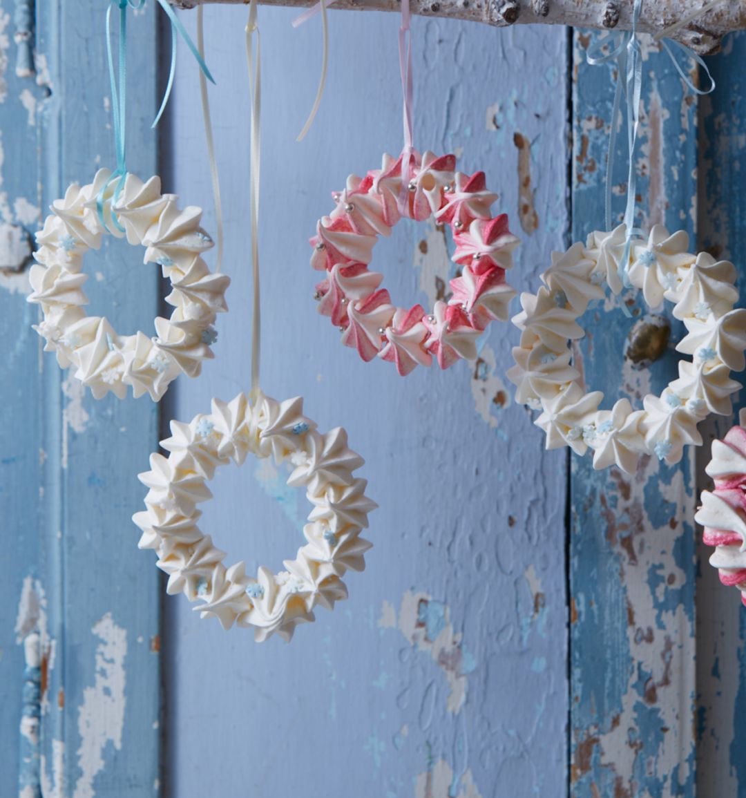 Meringue snowflake wreaths