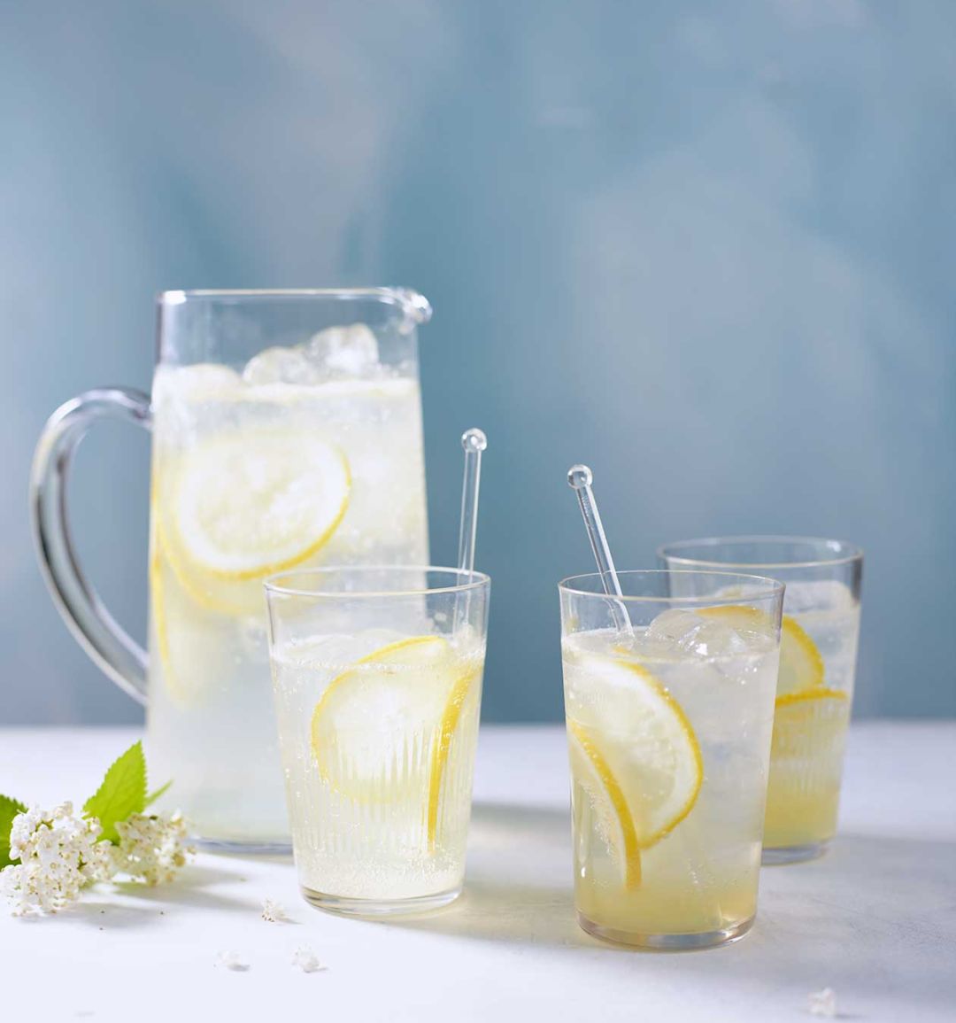 Elderflower gin fizz