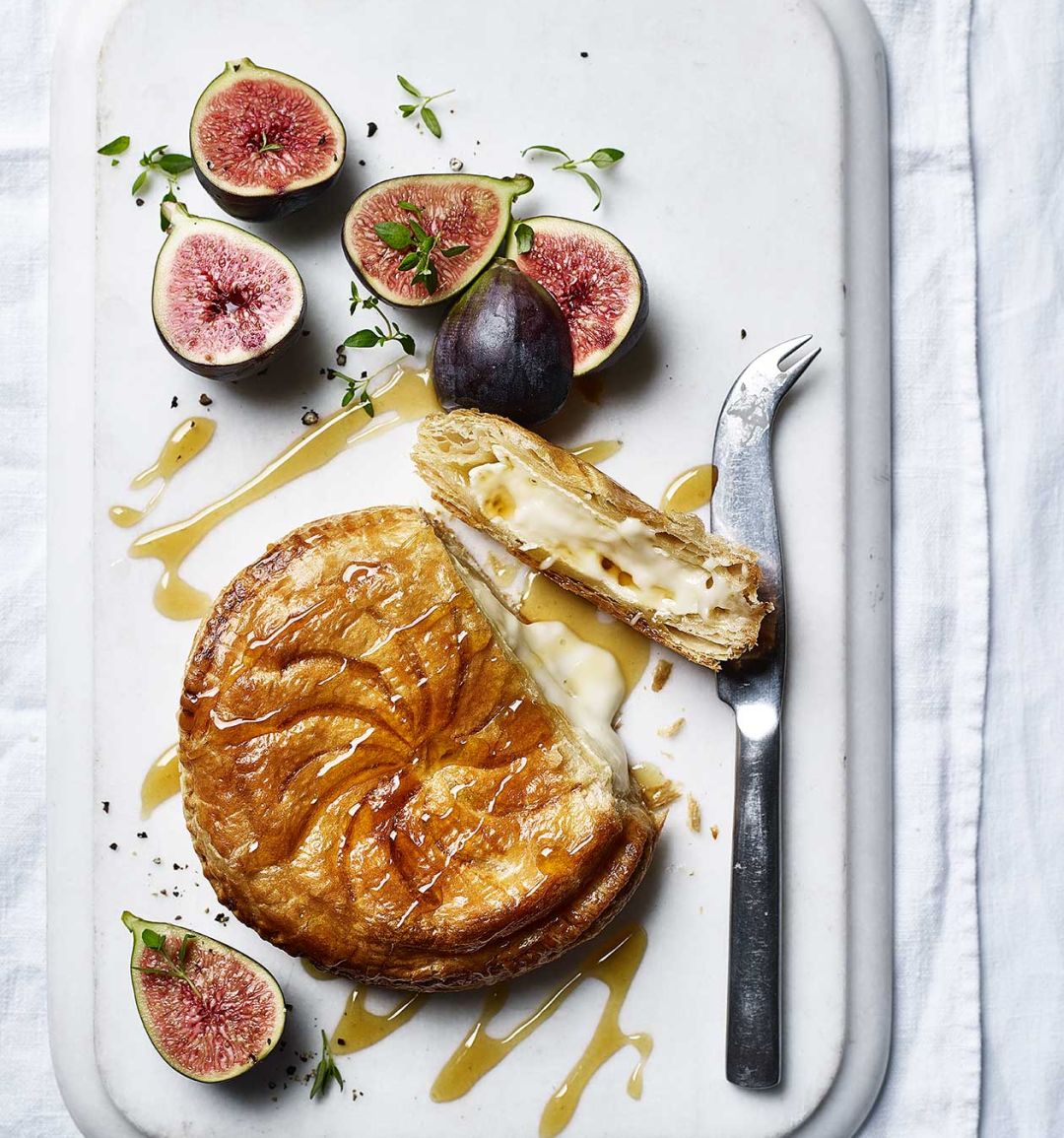 Cheese wellington with figs and honey