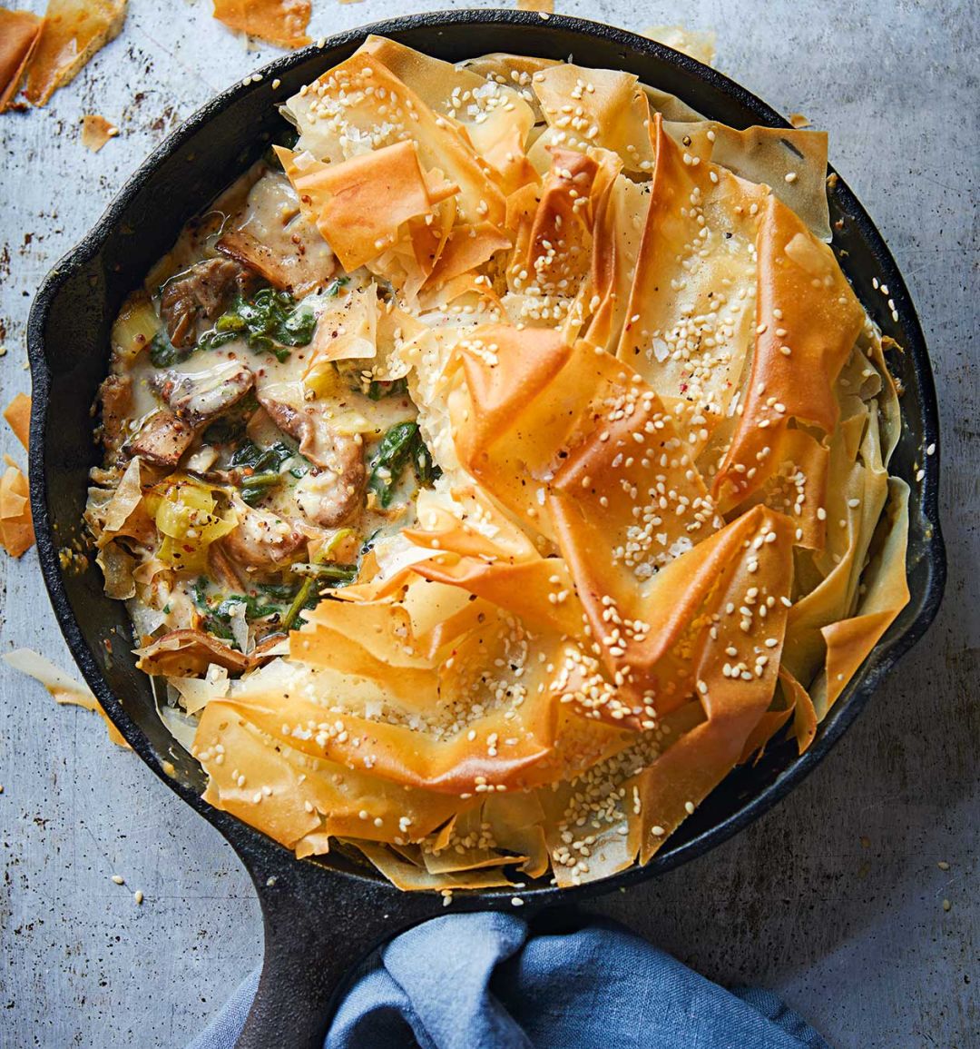 One-pan mushroom and leek pie