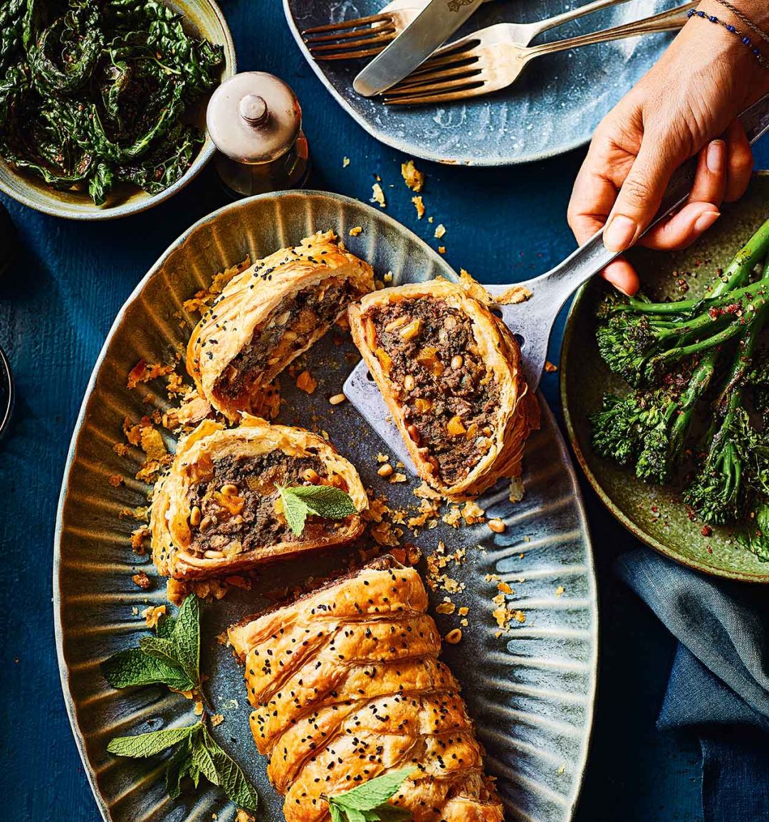 Spiced lamb and apricot plaited pie