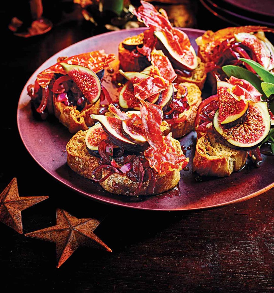 Sage and onion crostini with crispy parma ham and honeyed figs
