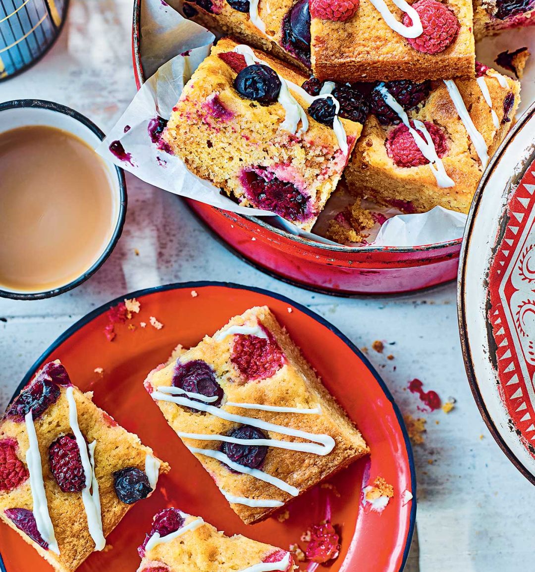 Berry 'cheesecake' cake