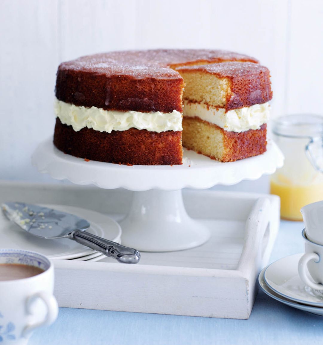 Lemon drizzle layer cake