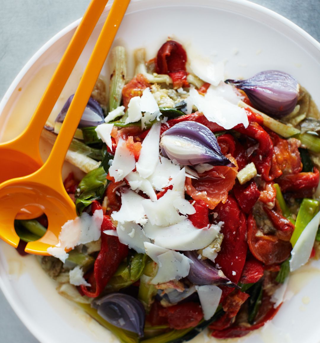 Grilled vegetable salad with Manchego