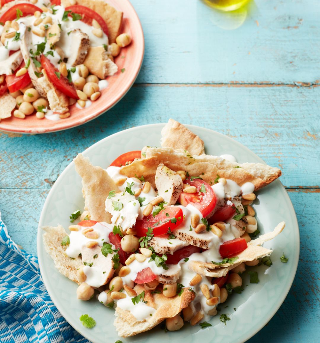 Middle Eastern chicken fatteh