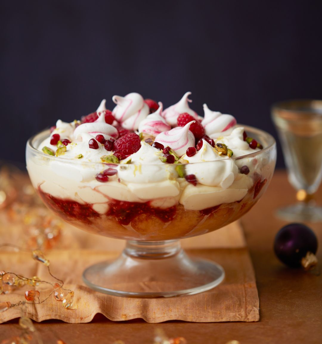 Raspberry and Prosecco trifle 