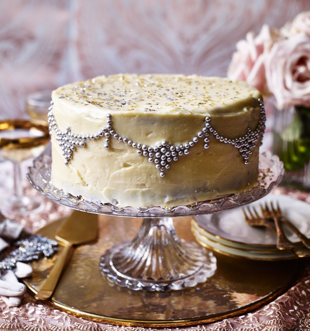 Glitzy white chocolate cake