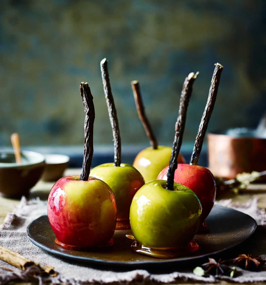 Spiced toffee apples 