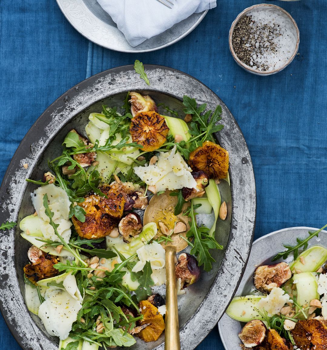 Wild rocket salad with caramelised oranges, figs and Manchego