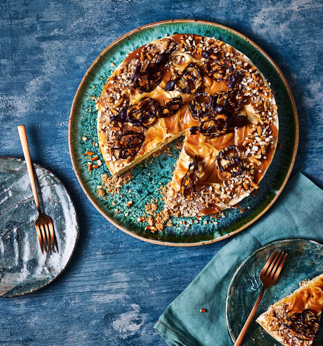 Salted caramel pretzel cheesecake 
