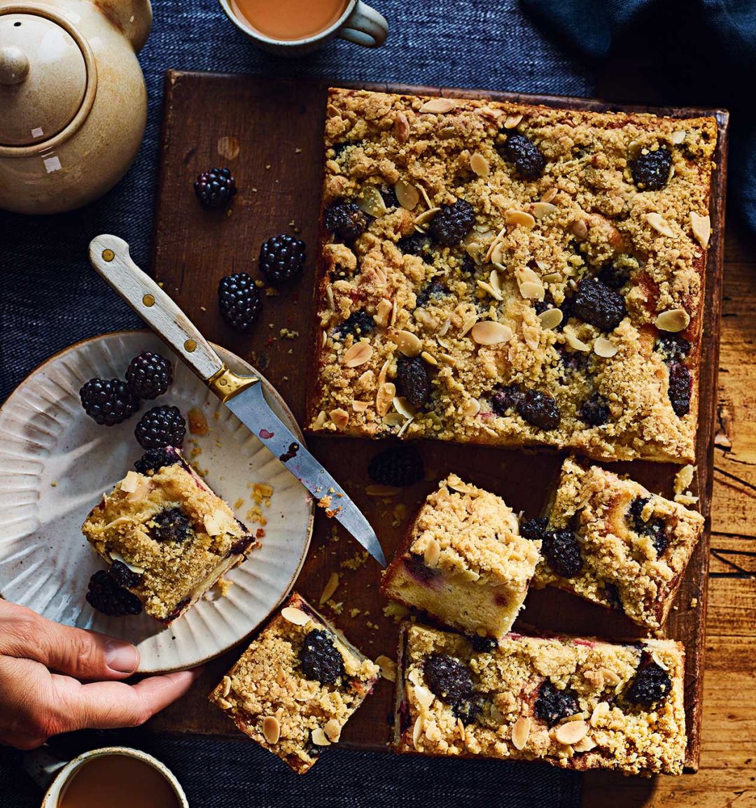 Bramble streusel cake