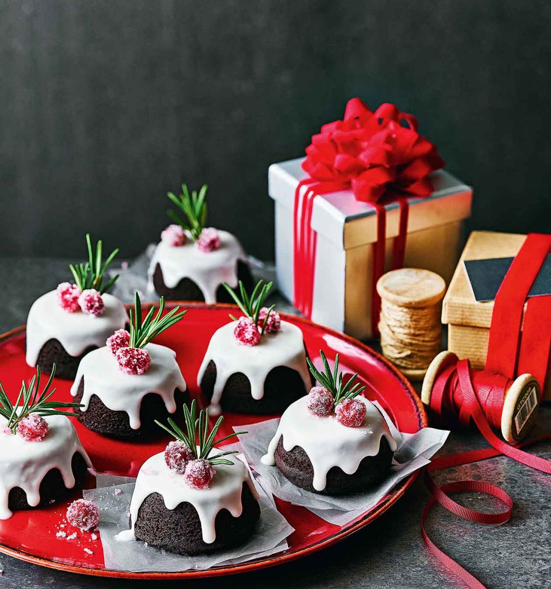 Mulled wine chocolate mini cakes
